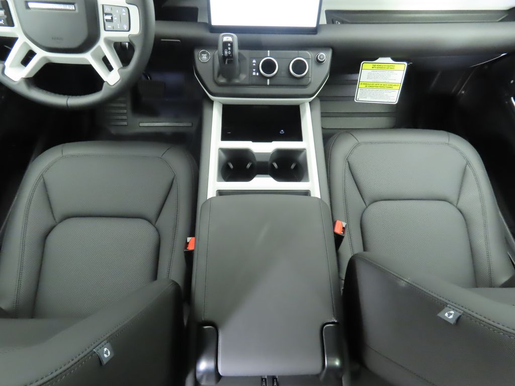 Thumbnail: 2025 Land Rover Defender - 17