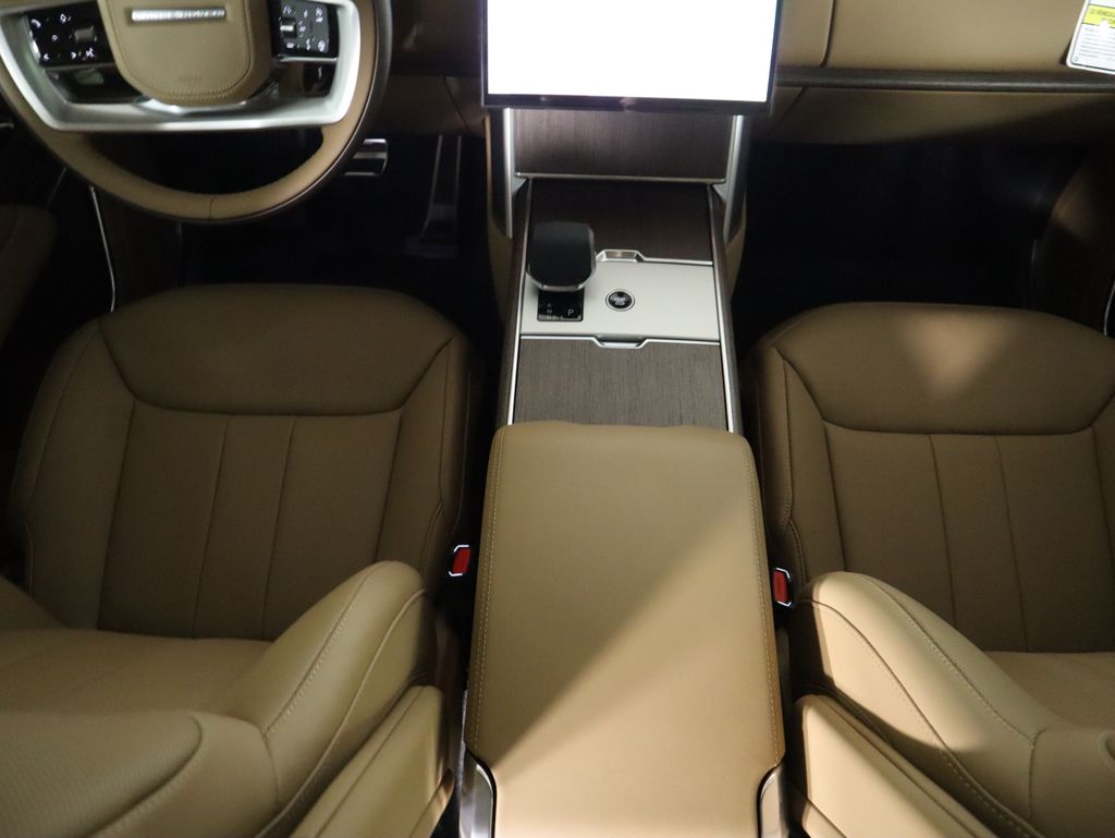 Thumbnail: 2025 Land Rover Range Rover - 17