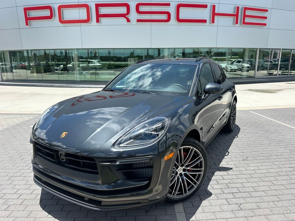Thumbnail: 2026 Porsche Macan - 1