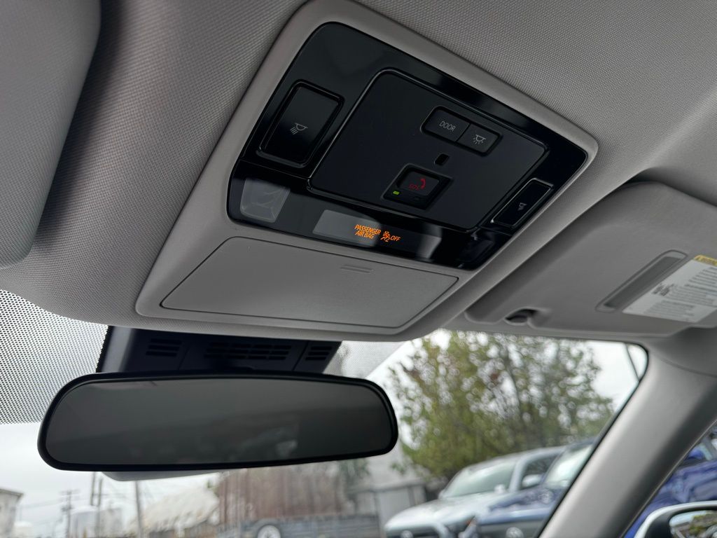 2025 Toyota Grand Highlander LE AWD photo 30