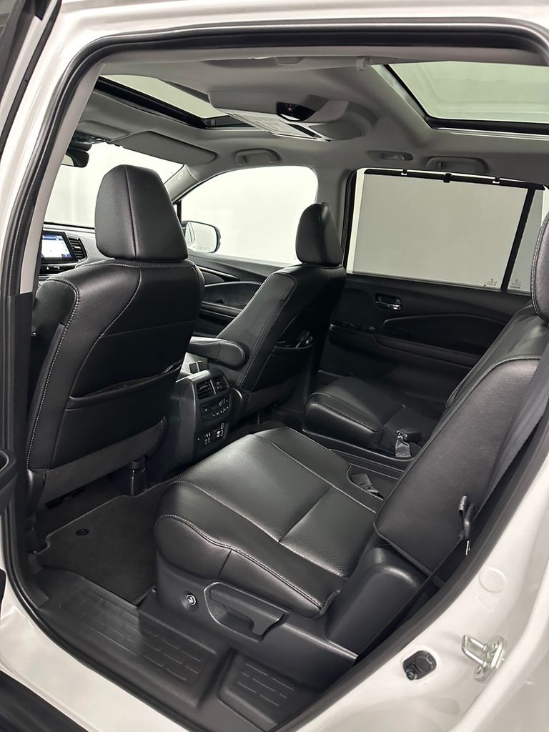 used 2022 Honda Pilot car, priced at $34,985