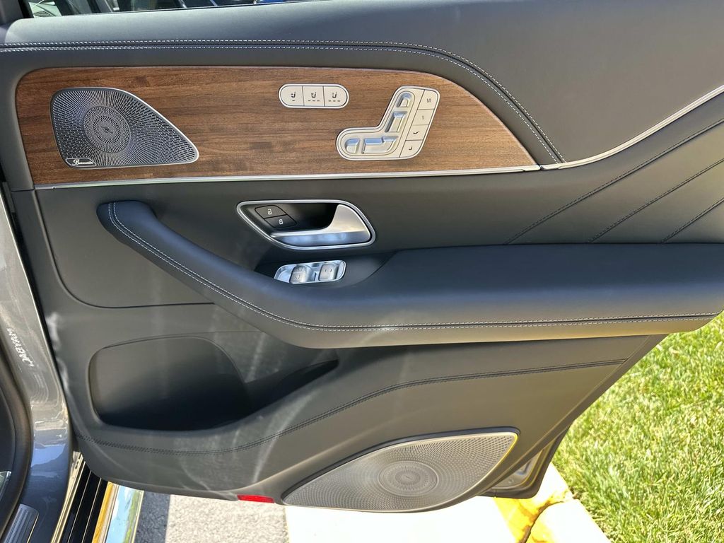 Thumbnail: 2023 Mercedes-Benz GLS - 12