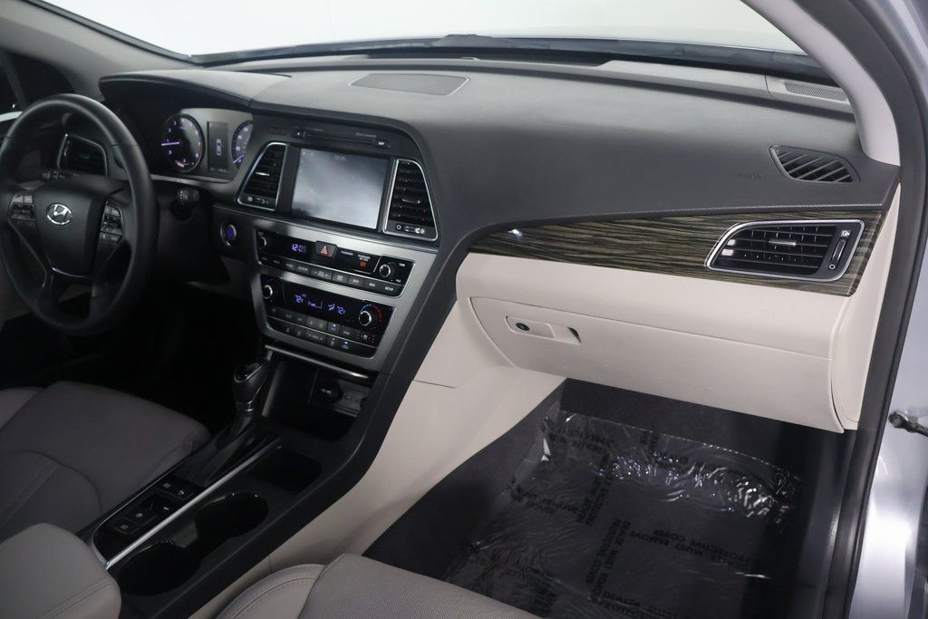 2016 Hyundai Sonata Limited 9