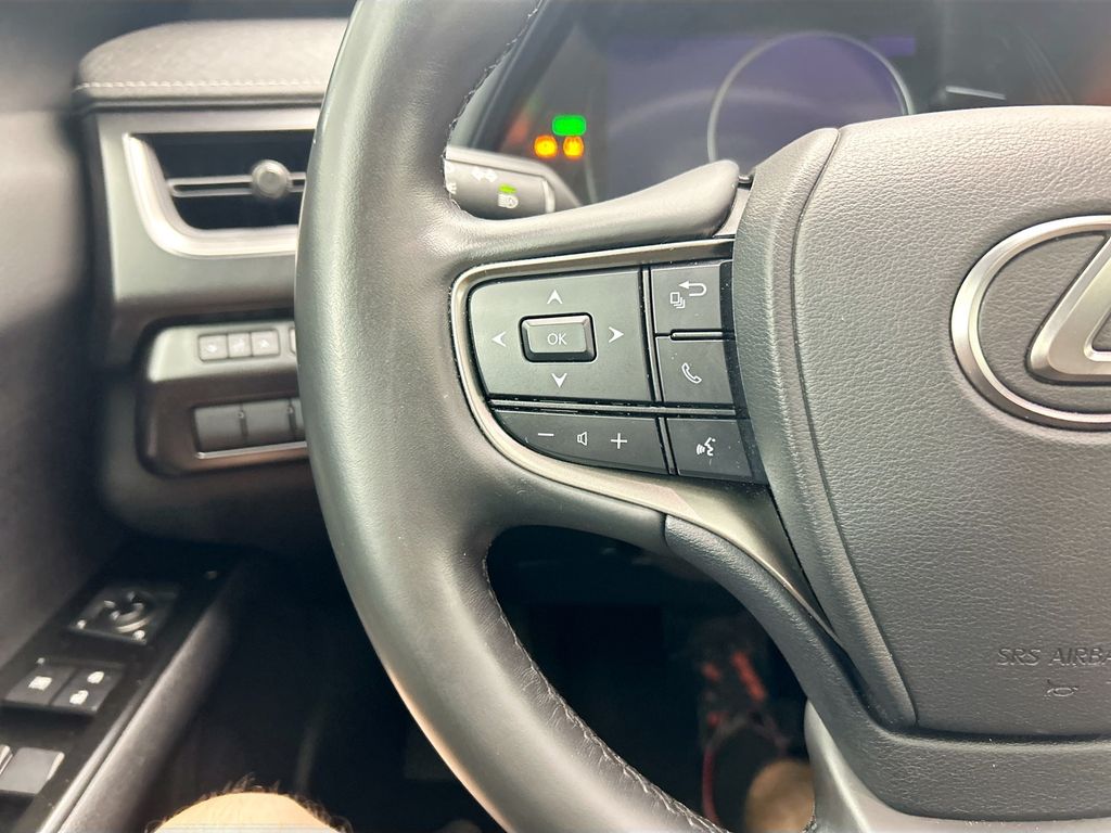 Thumbnail: 2024 Lexus UX - 11