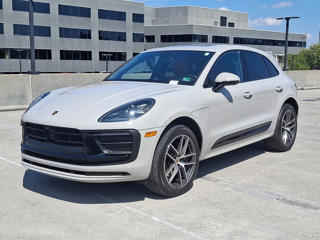 2025 Porsche Macan  -
                  Vienna, VA