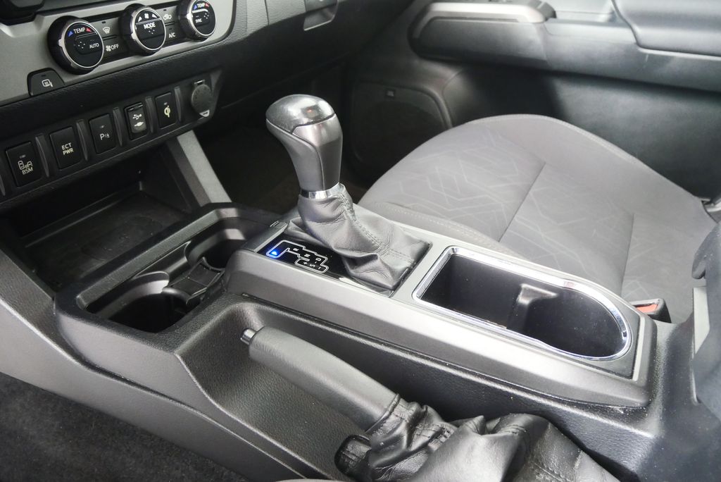 Thumbnail: 2016 Toyota Tacoma - 27