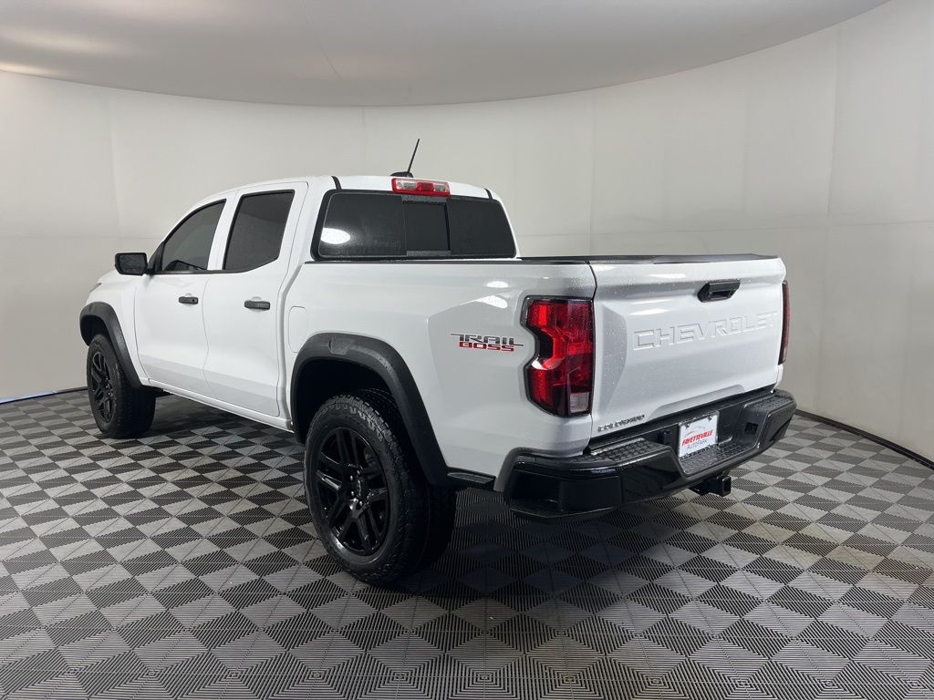 Thumbnail: 2024 Chevrolet Colorado - 3