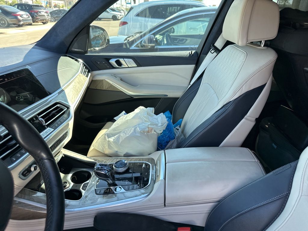Thumbnail: 2021 BMW X7 - 17