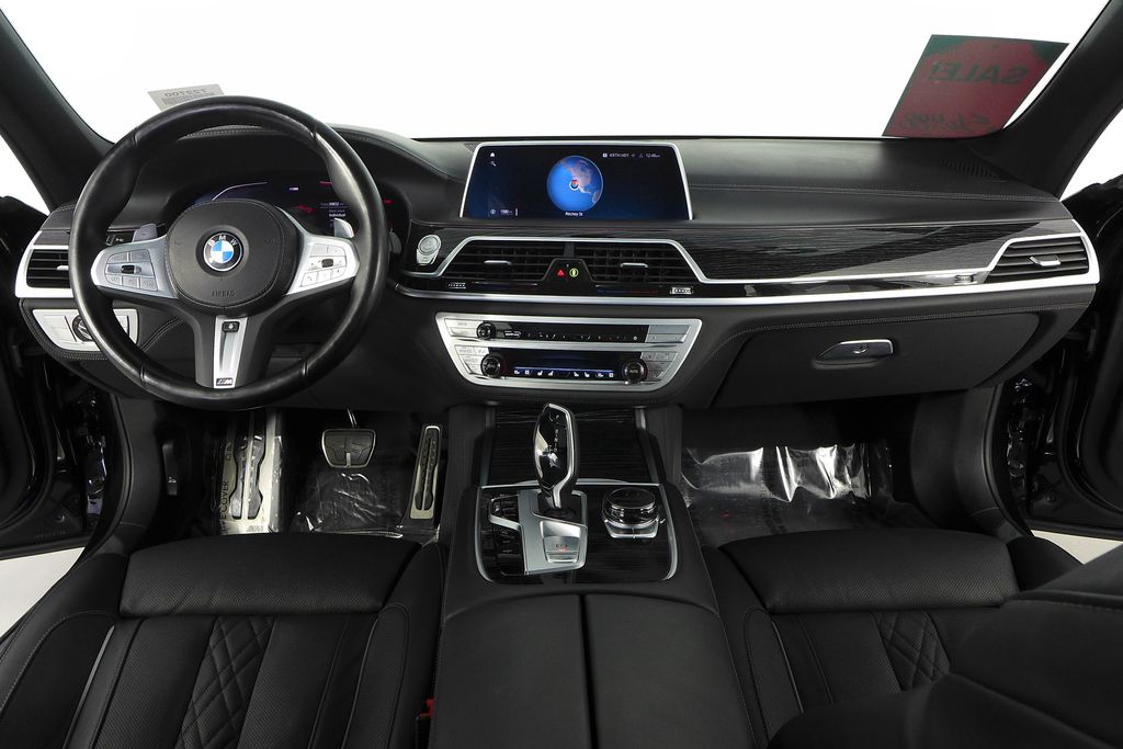 Thumbnail: 2022 BMW 7 Series - 24