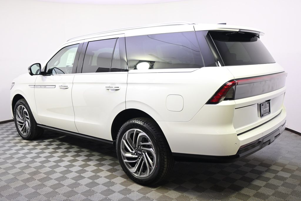 New 2026 White Lincoln Reserve image 3