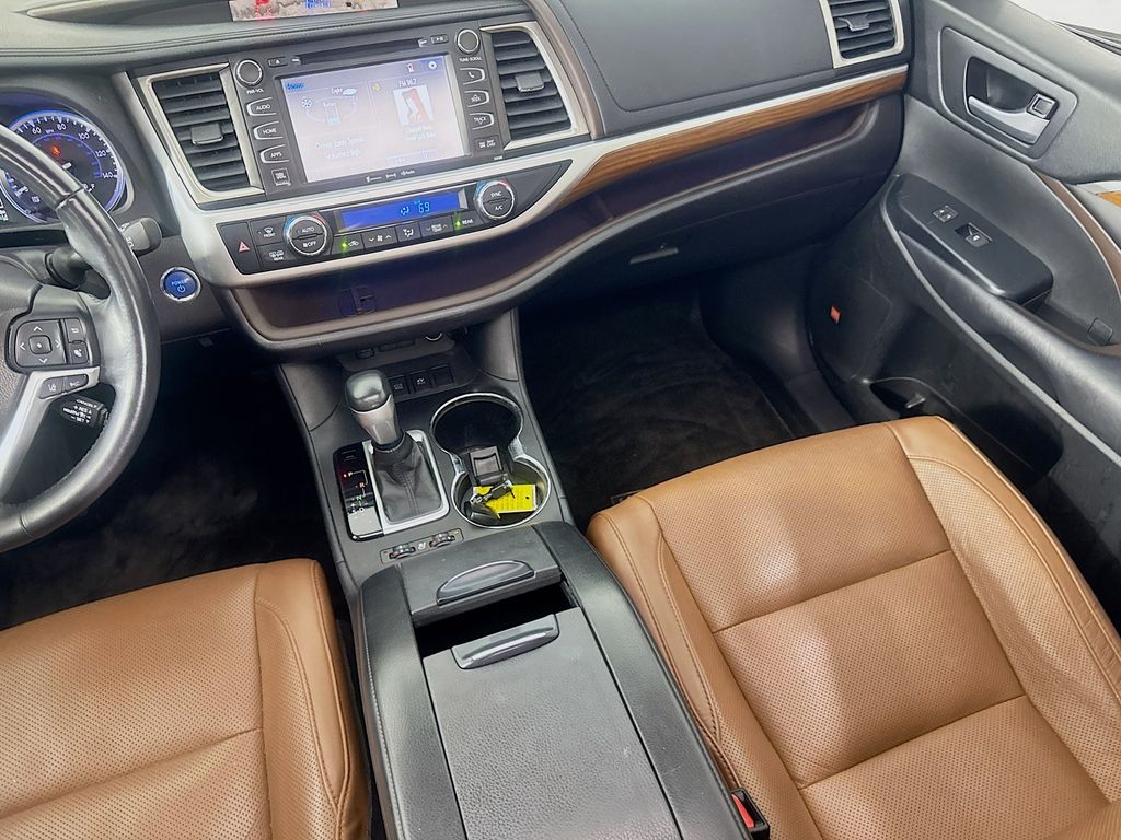 Used Car 2018 Toyota Highlander Hybrid  Limited For Sale Under $25,000 In Austin, Texas