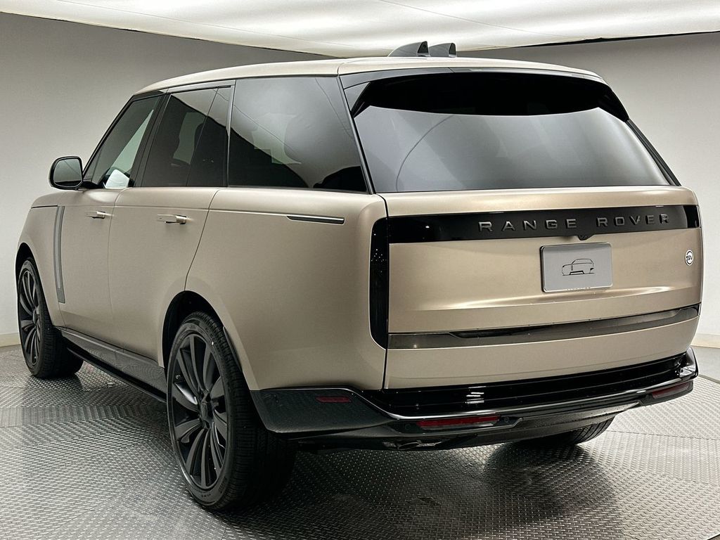 Thumbnail: 2026 Land Rover Range Rover - 11