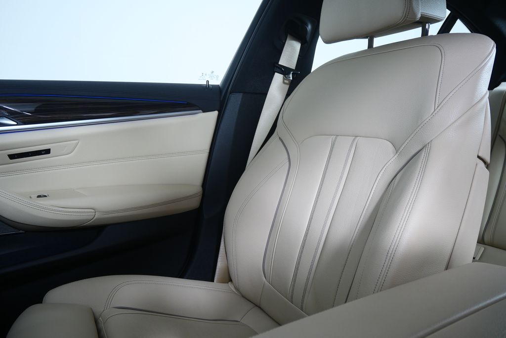 Thumbnail: 2020 BMW 5 Series - 29