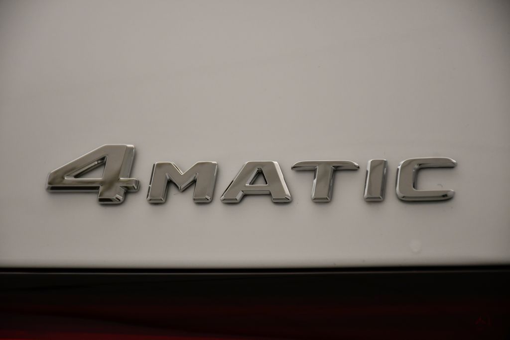 Thumbnail: 2026 Mercedes-Benz GLC - 10