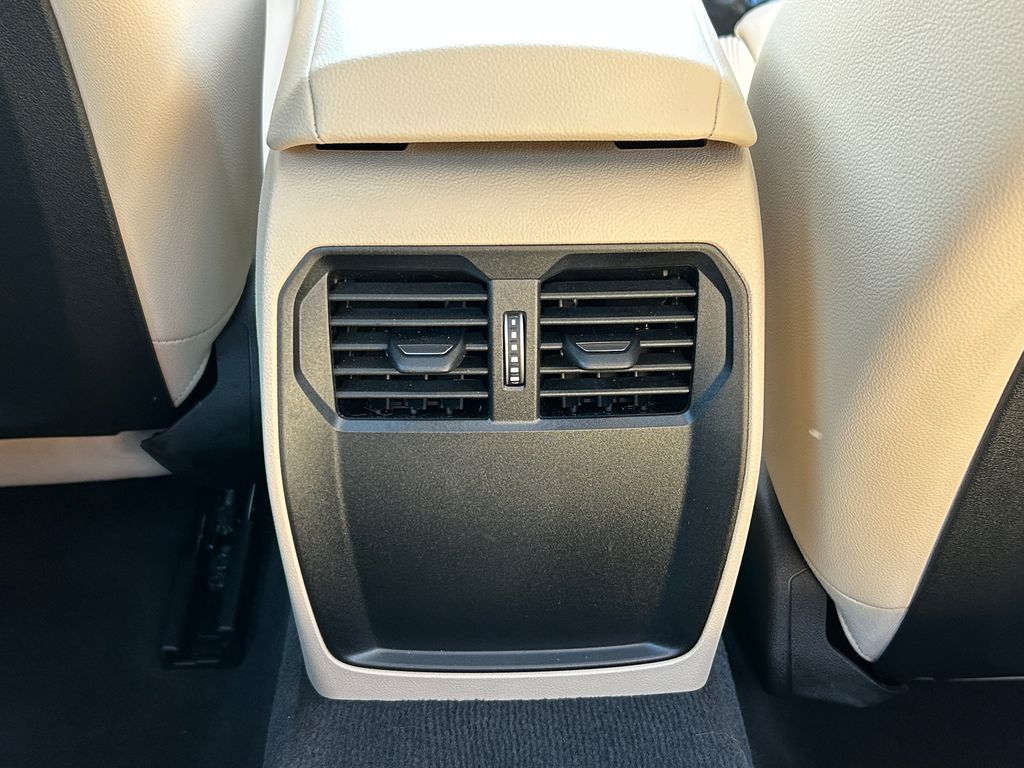 Thumbnail: 2025 BMW 4 Series - 31