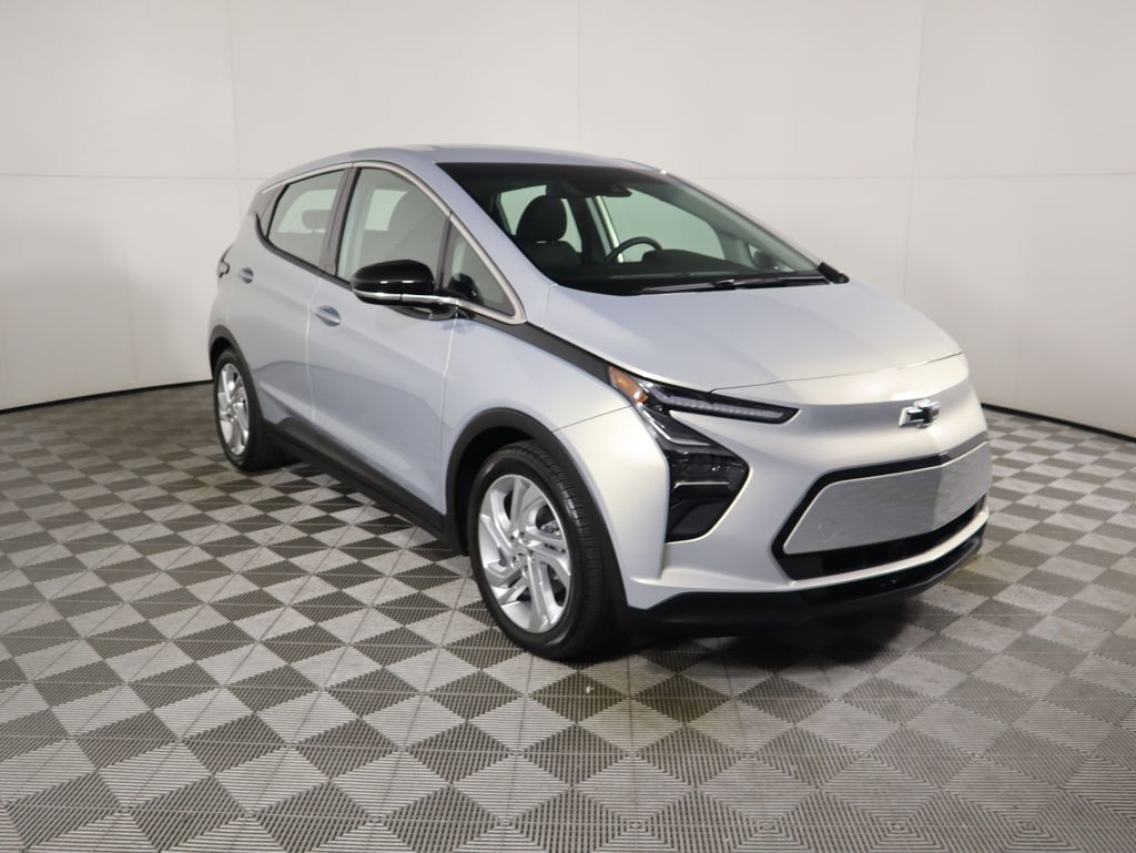 Thumbnail: 2023 Chevrolet Bolt EV - 3