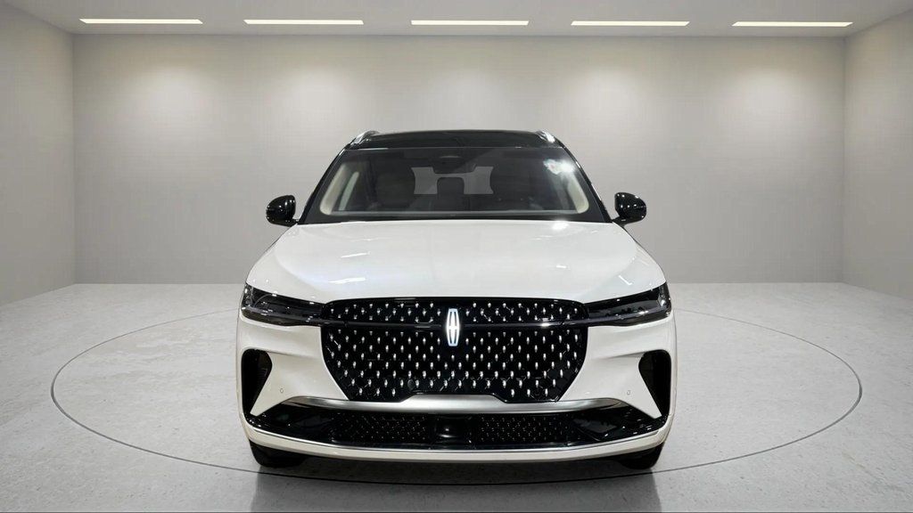 Certified Used 2024 White Platinum Metallic Tri-Coat Lincoln Reserve image 20