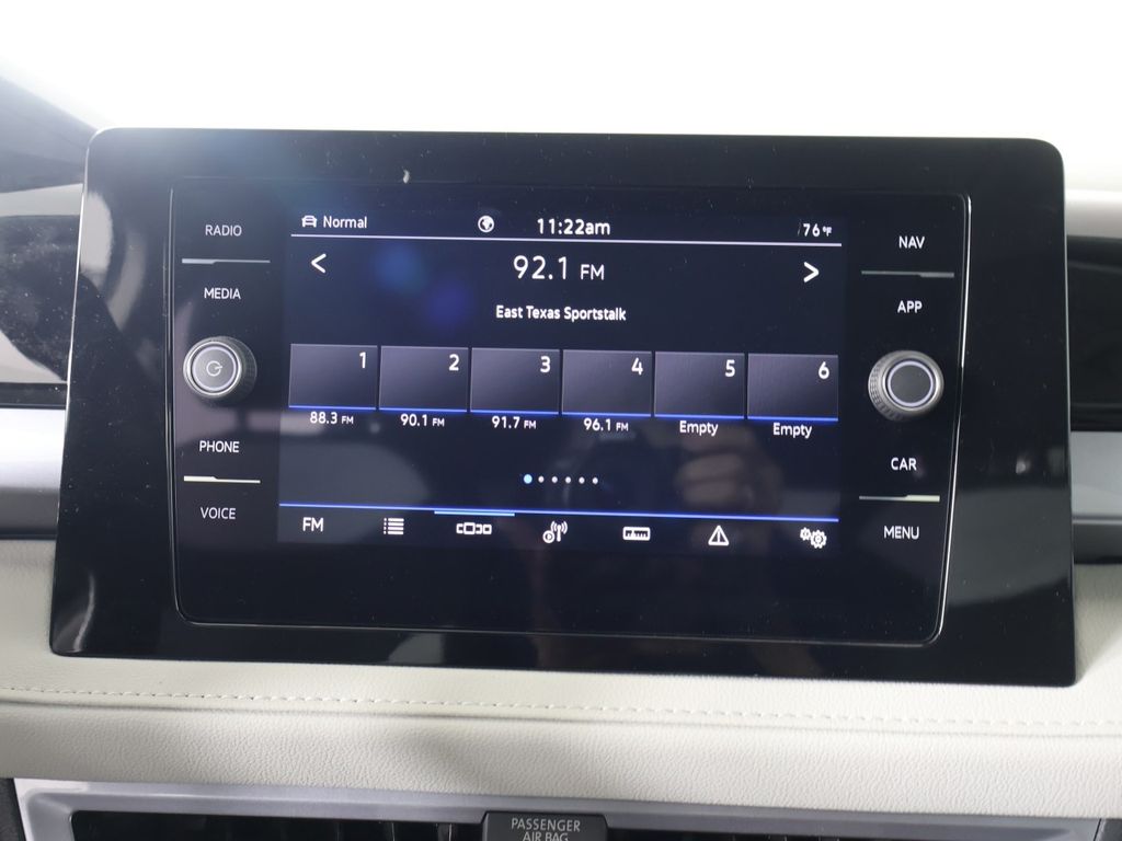 2025 Volkswagen Taos SEL - Photo 15
