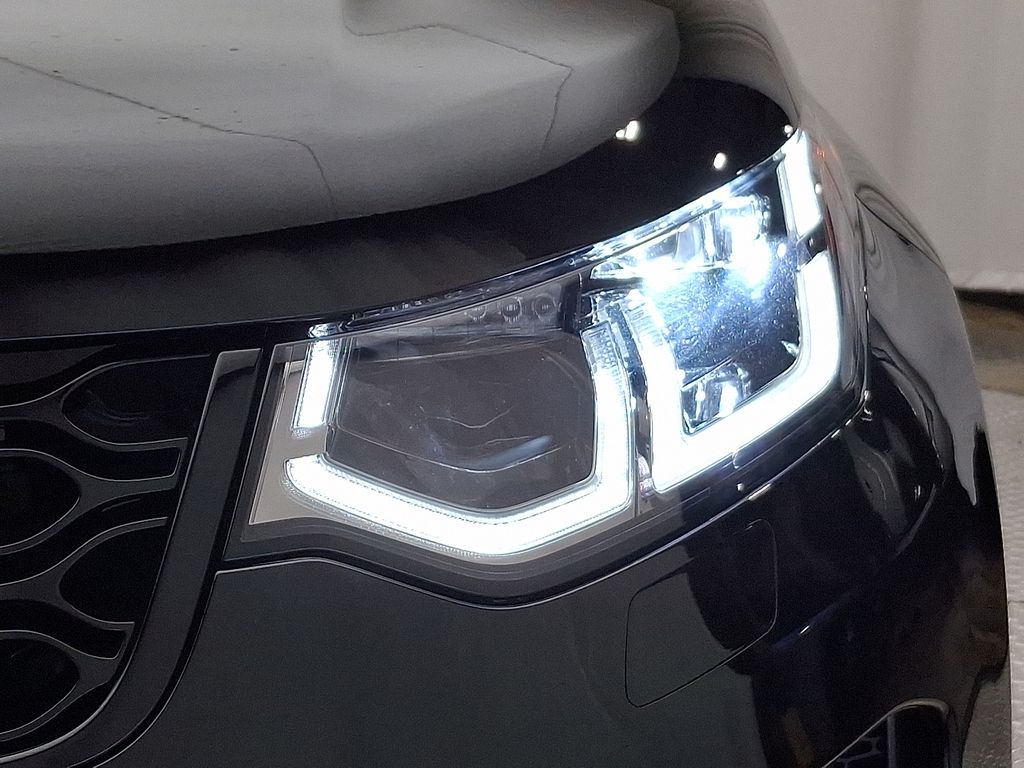 2025 Land Rover Discovery Sport S 9
