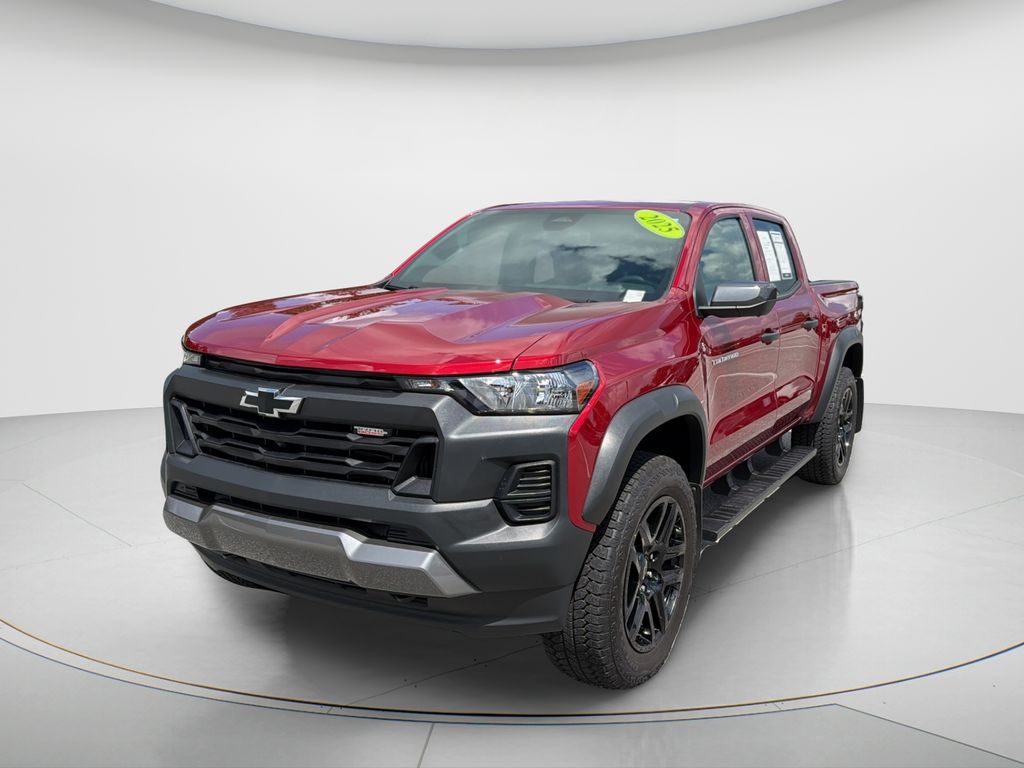 Radiant Red 2025 Chevrolet Colorado Pickup Truck Four-Wheel Drive 8-Speed Automatic