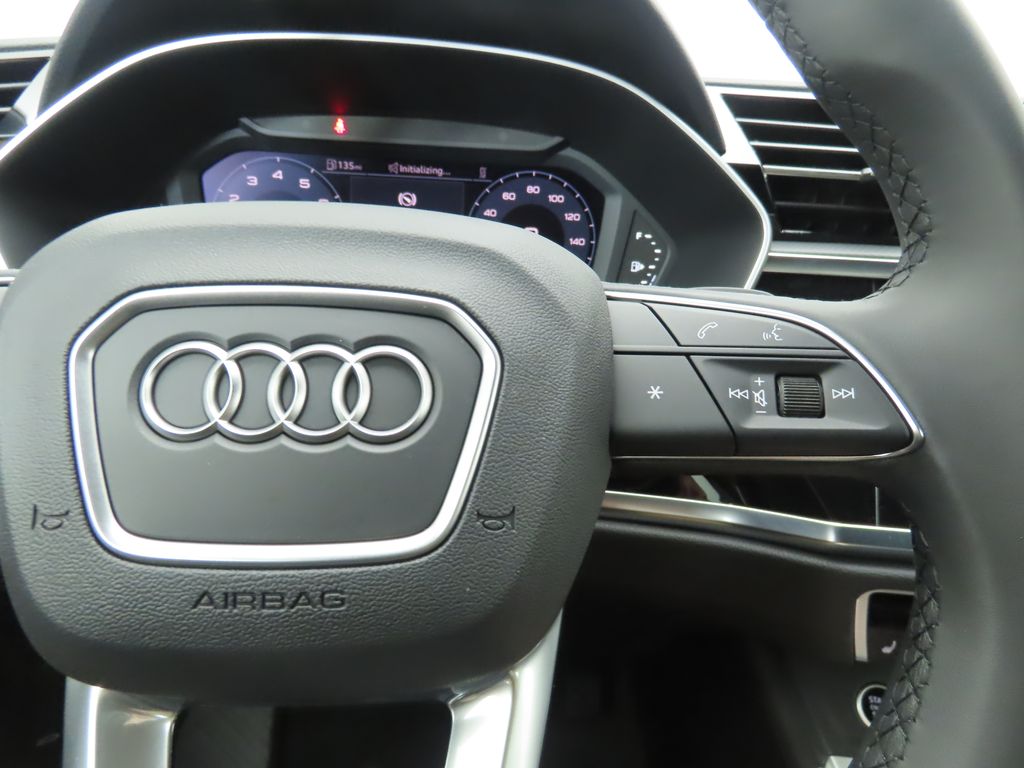 Thumbnail: 2025 Audi Q3 - 12