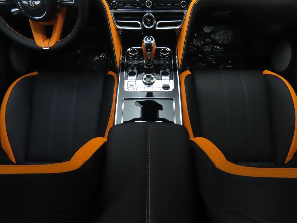 Thumbnail: 2025 Bentley Flying Spur - 17