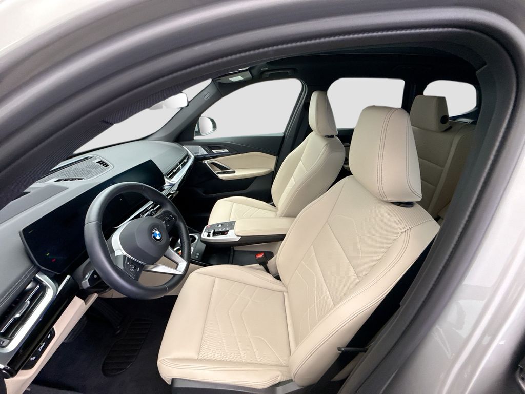 Thumbnail: 2025 BMW X1 - 17