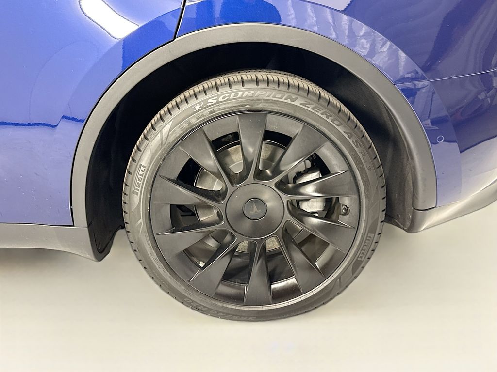 Thumbnail: 2022 Tesla Model Y - 32