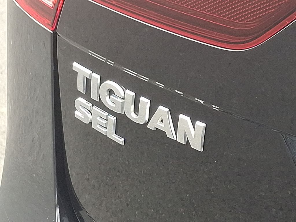 Thumbnail: 2020 Volkswagen Tiguan - 30