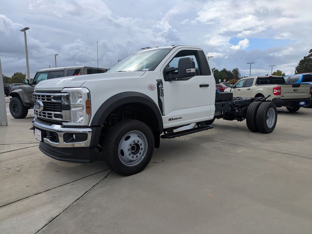 2025 Ford F-550 Chassis XL
