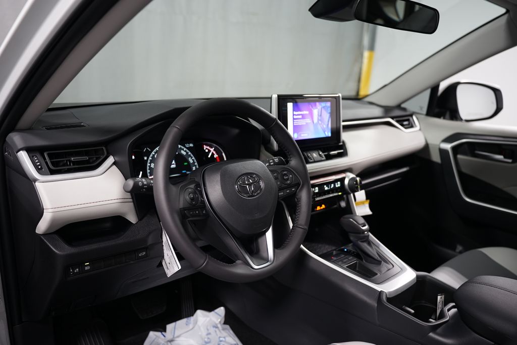 2025 Toyota RAV4 XLE Premium 11