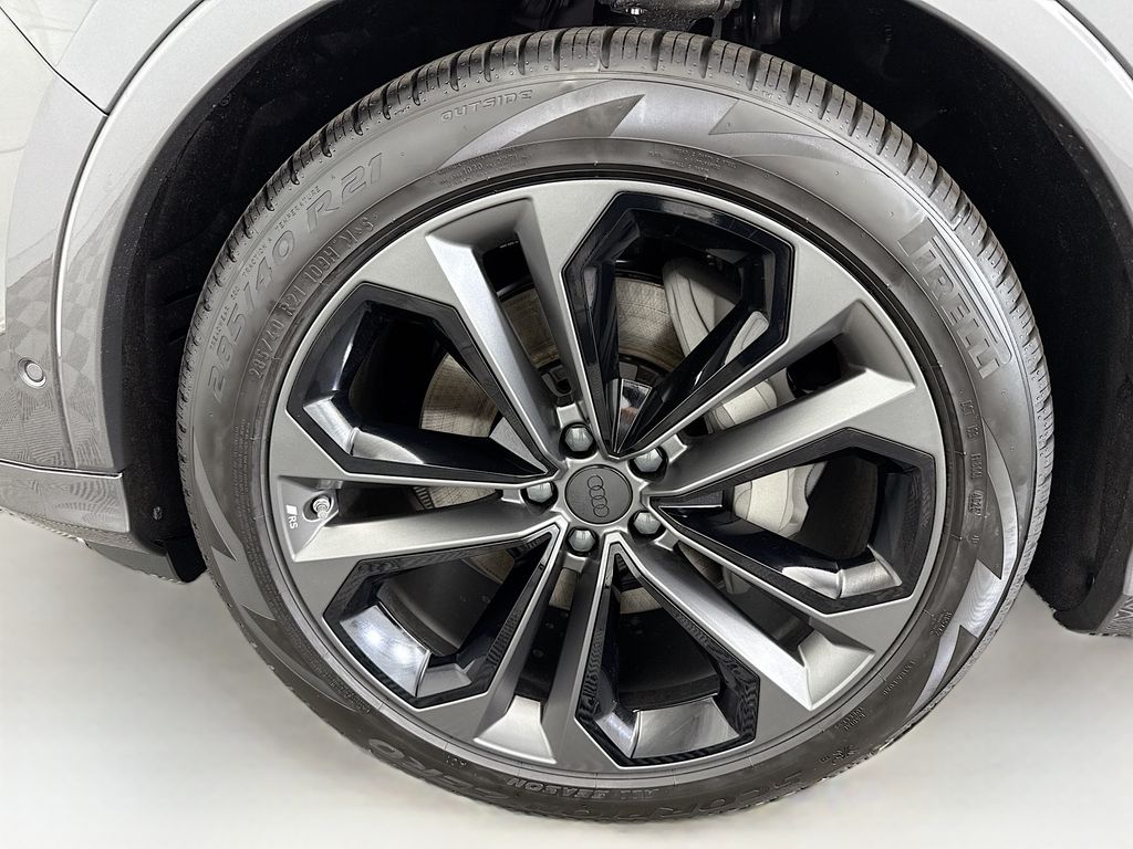 Thumbnail: 2026 Audi Q7 - 31