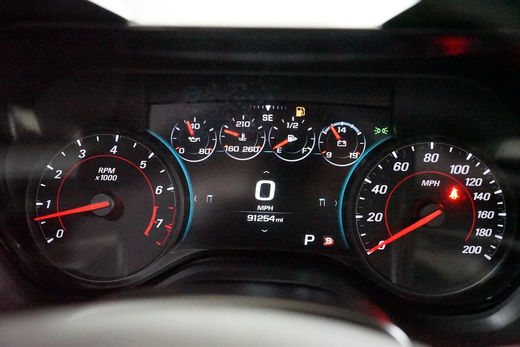 Thumbnail: 2018 Chevrolet Camaro - 16