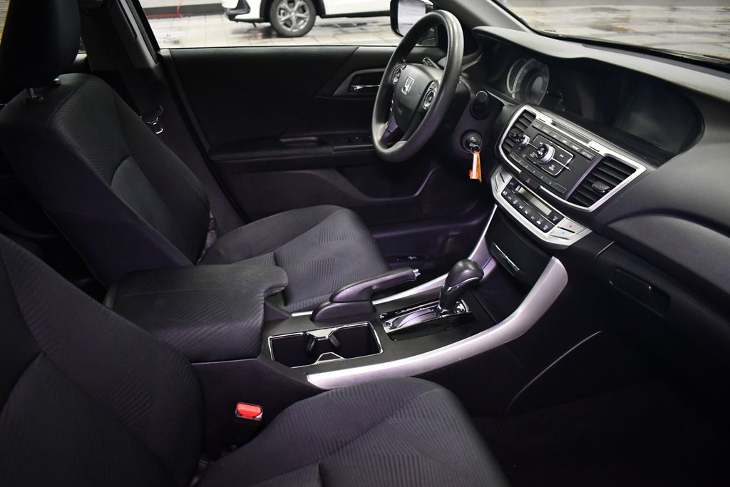 Thumbnail: 2015 Honda Accord - 31