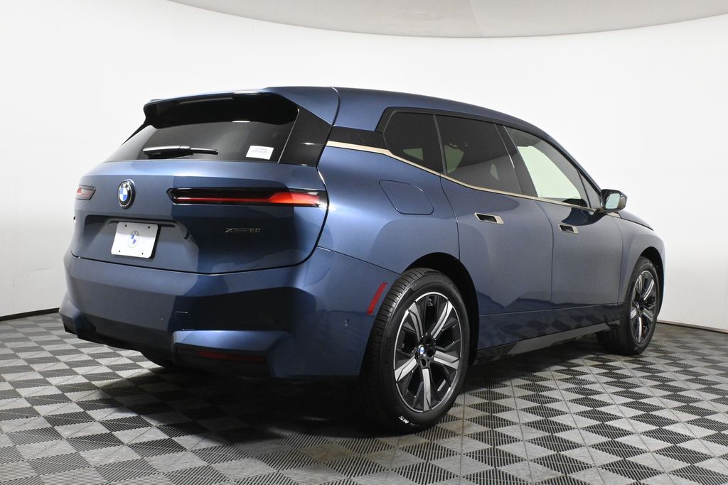 Thumbnail: 2026 BMW iX - 7