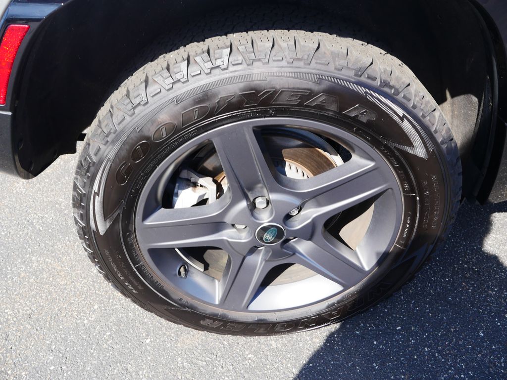 Thumbnail: 2023 Land Rover Defender - 13