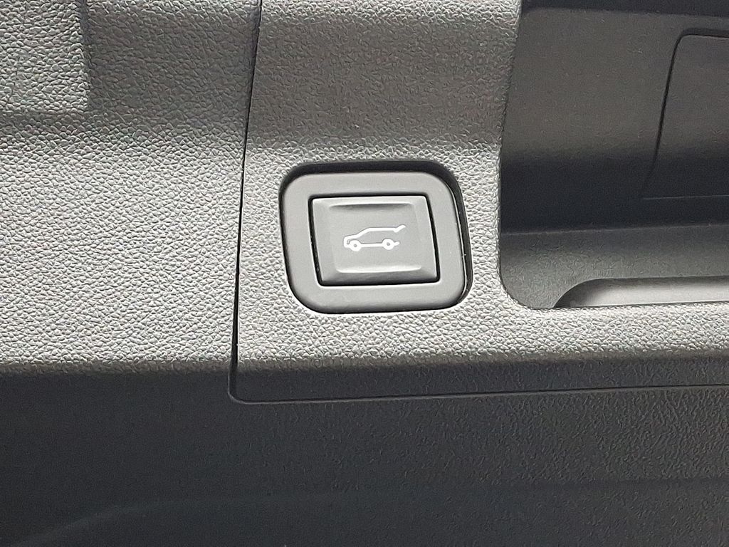 Thumbnail: 2023 GMC Acadia - 32