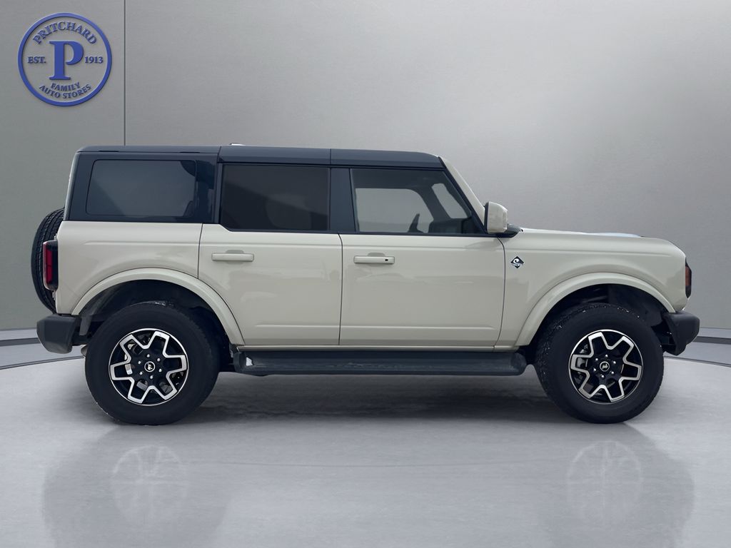 2025 Ford Bronco Outer Banks 4-Door 4WD