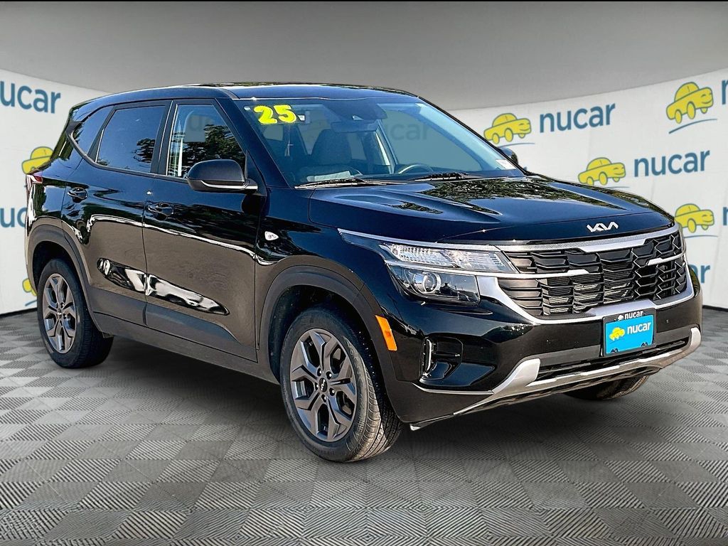 Black 2025 Kia Seltos SUV / Crossover All-Wheel Drive Continuously Variable Transmission