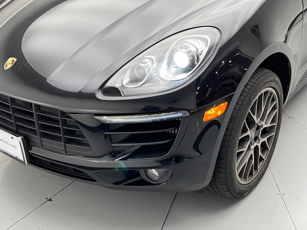 Thumbnail: 2016 Porsche Macan - 22