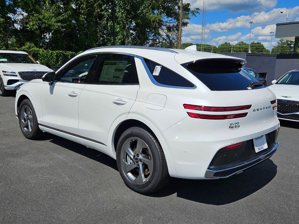New 2026 White Genesis 2.5T Advanced image 10