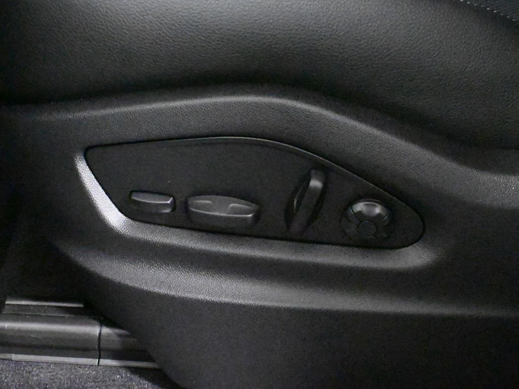 Thumbnail: 2026 Porsche Cayenne - 29