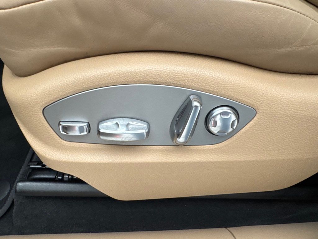 2021 Porsche Macan  28