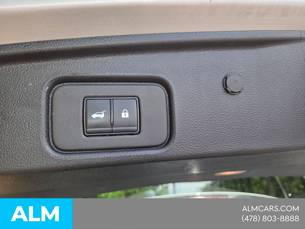 Used 2025 Silver Nissan SV image 11