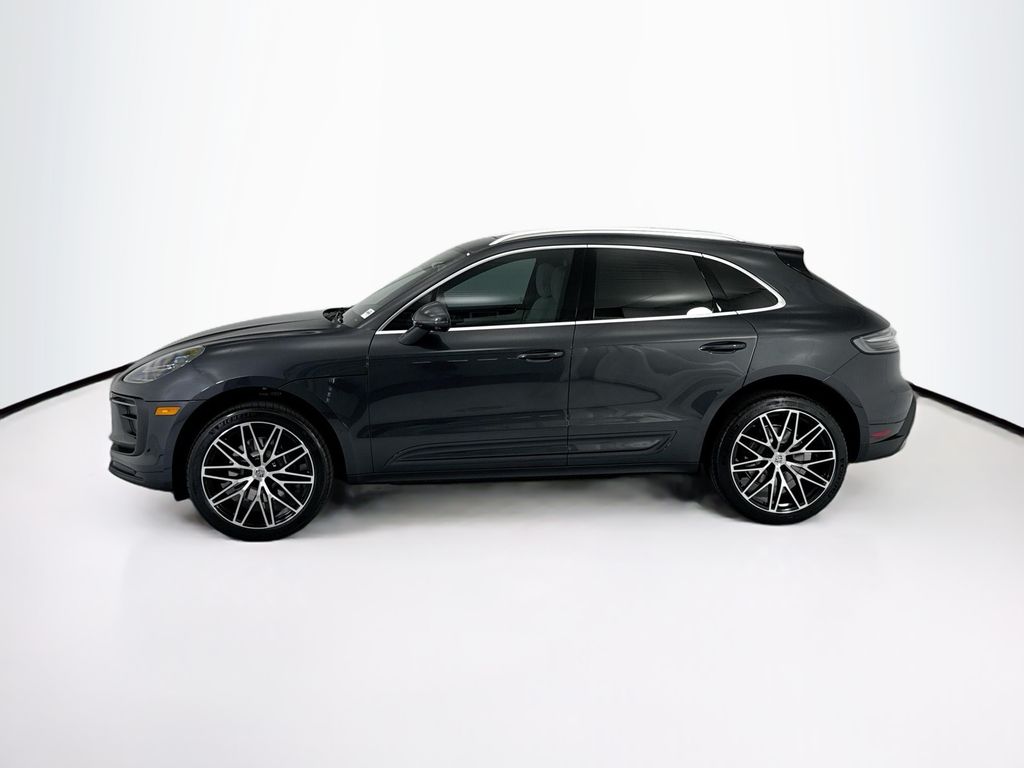 Thumbnail: 2026 Porsche Macan - 2