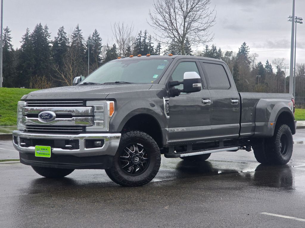 2017 Ford F-350 Super Duty Lariat Crew Cab LB DRW 4WD