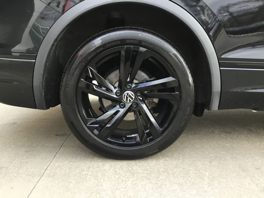 Thumbnail: 2024 Volkswagen Tiguan - 11