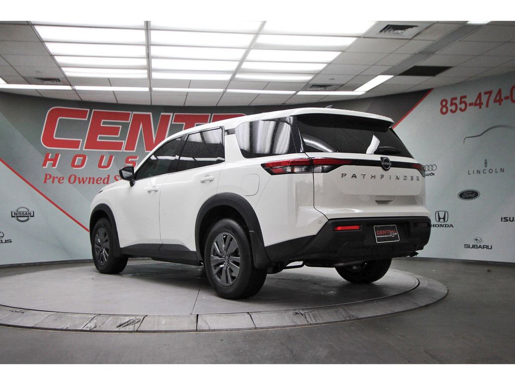 2025 Nissan Pathfinder S - 3