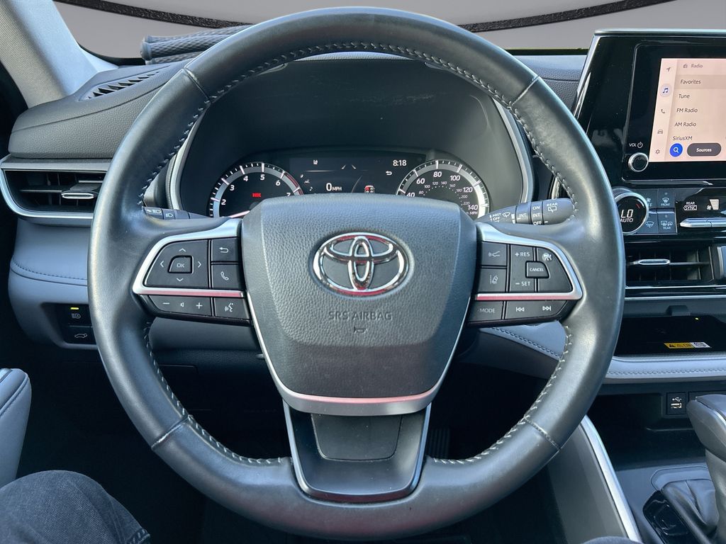 Thumbnail: 2023 Toyota Highlander - 15