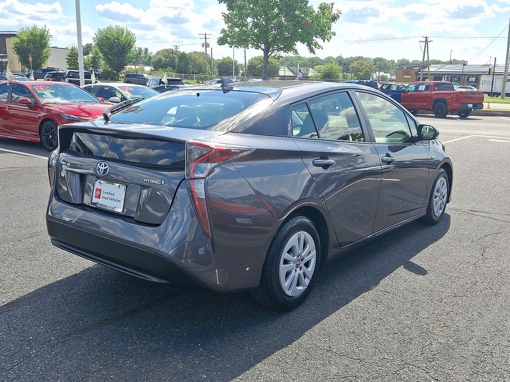 Thumbnail: 2017 Toyota Prius - 6